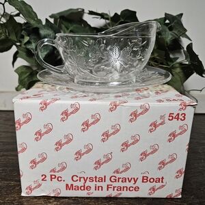NEW Princess House Fantasia pattern Gravy Boat & Oval Frosted Underplate